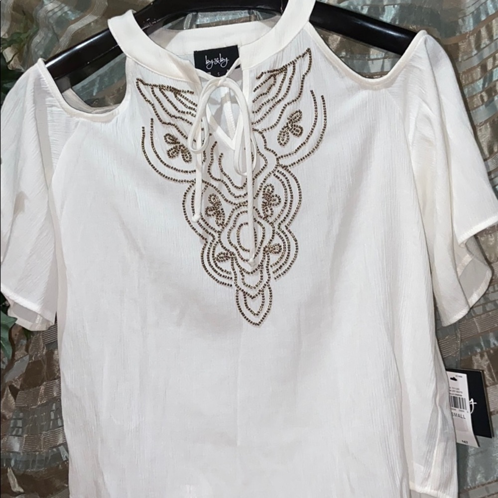 By & by white top